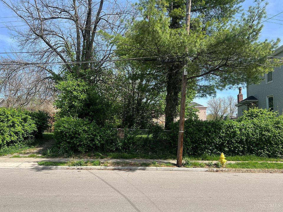 2nd image of 1628 Dexter Ave