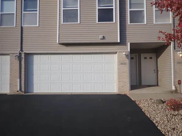 4446 Countryside Estates Dr, Poplar Grove, IL 61065