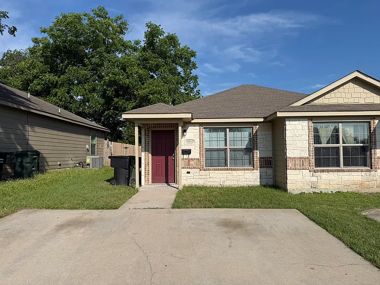 1118 S Martin Luther King Blvd #D — Photo 2