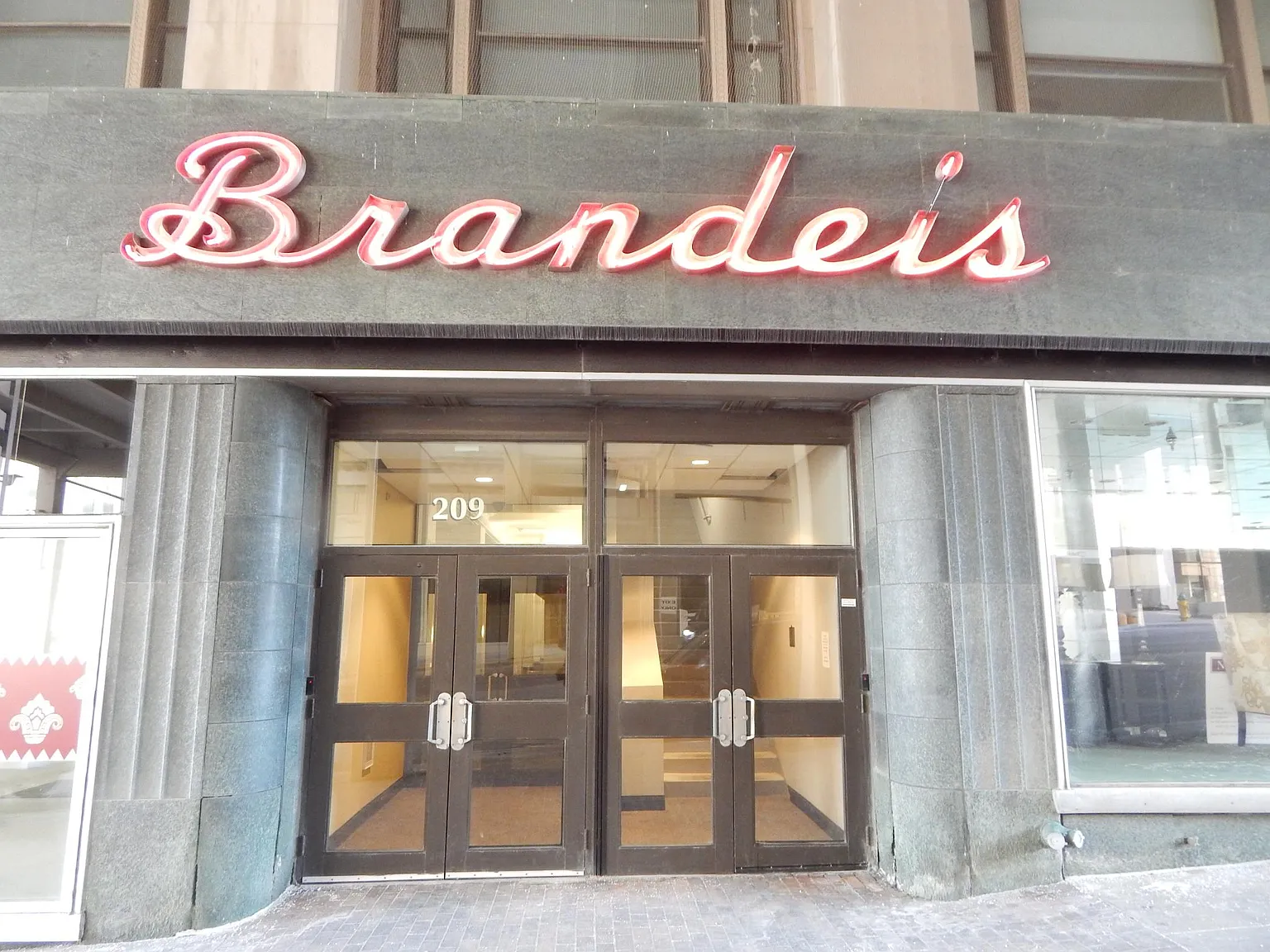 The Brandeis Apartments — Photo 4