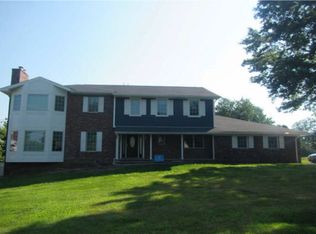 25 Maple Dr, North Caldwell, NJ 07006