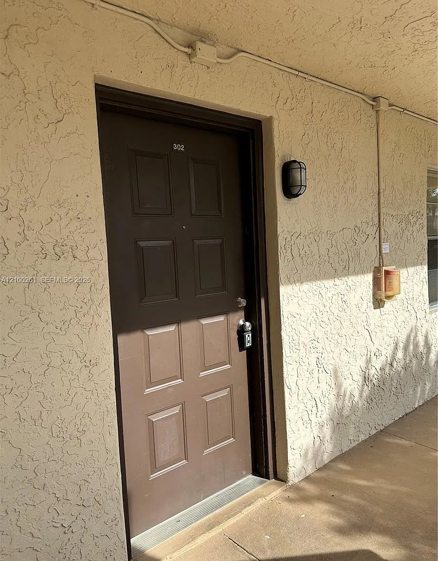Brittany Court Condo — Photo 1