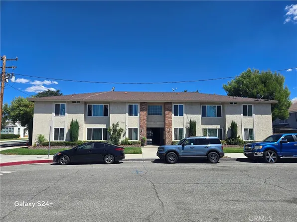 24522 Chestnut St, Newhall, CA 91321