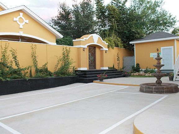 3rd image of 3005 Frio Plaza Ct