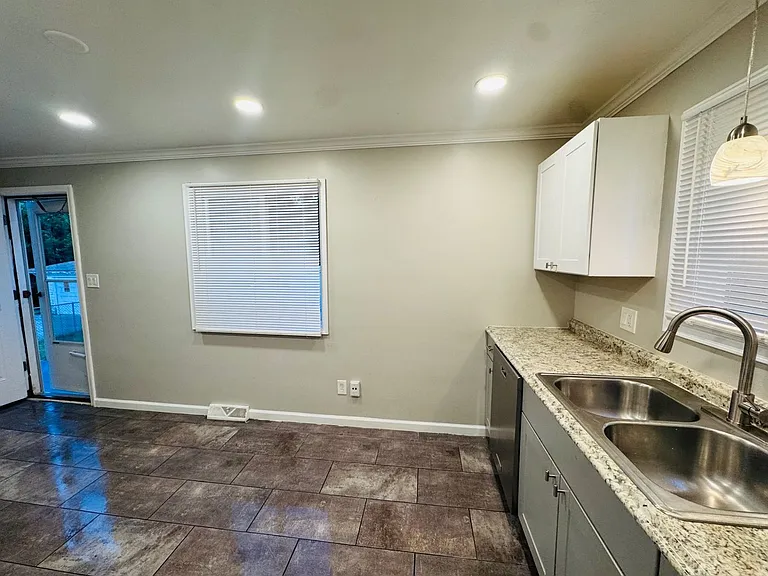 8215 Crudele Dr — Photo 17