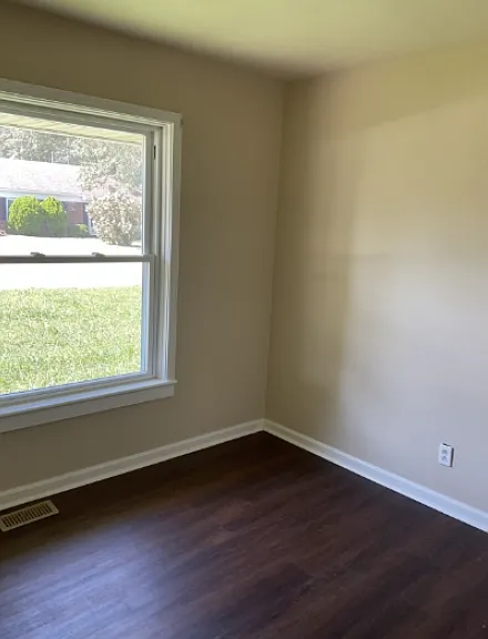 3713 Winchester Dr — Photo 5