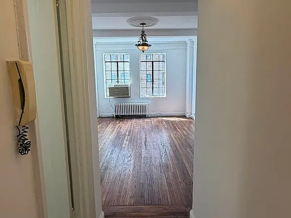 25 Tudor City Pl APT 1021, New York, NY 10017