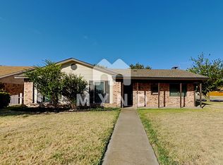 461 NW Charlyne Dr, Burleson, TX 76028