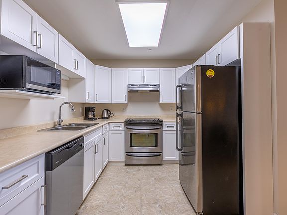 3rd image of 2451 Gladwin Rd #217