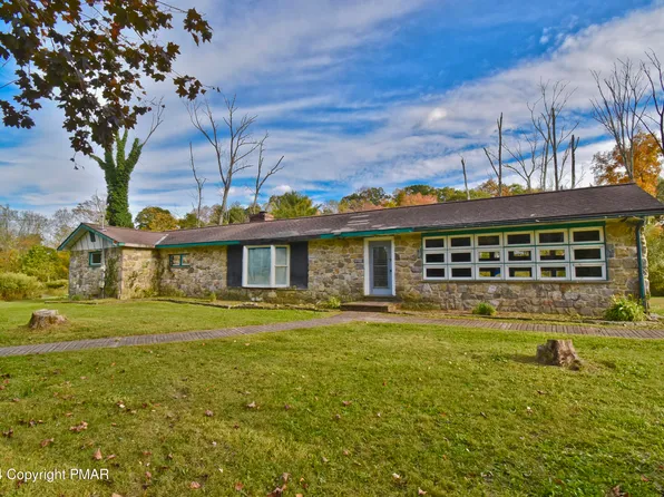 1272 Sarah St, Saylorsburg, PA 18353