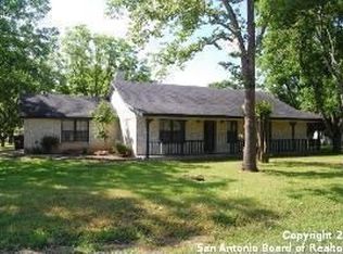 305 W San Antonio Ave, Boerne, TX 78006