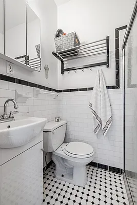 Rented by REAL New York | media 10