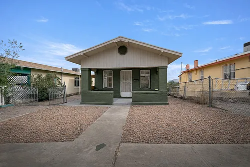 2322 Federal Ave Photo 1