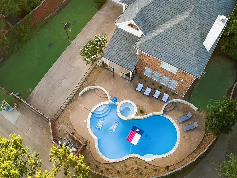 600 Post Oak Dr — Photo 3