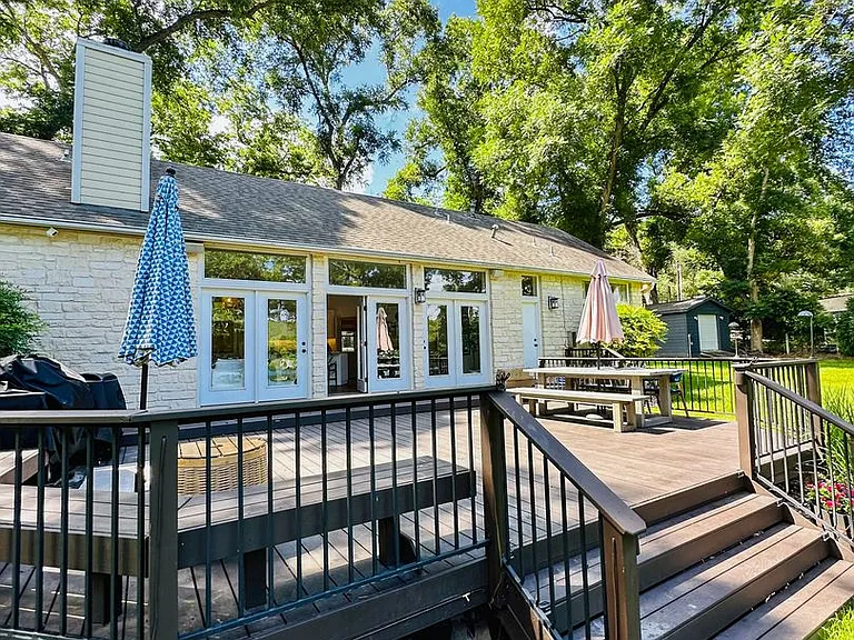 2910 Edgewater Dr — Photo 30