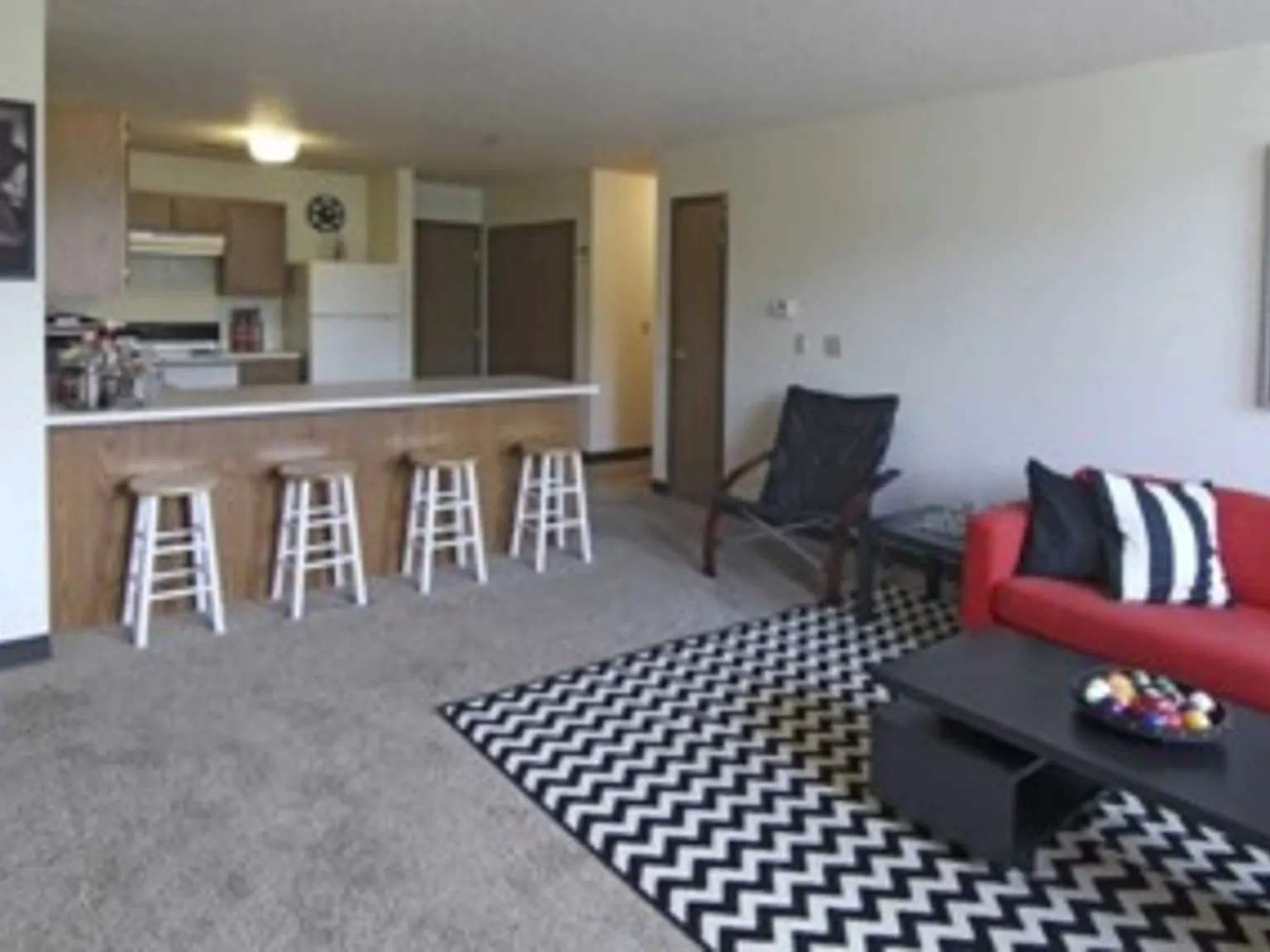 Brewers Point Apartments — Photo 4