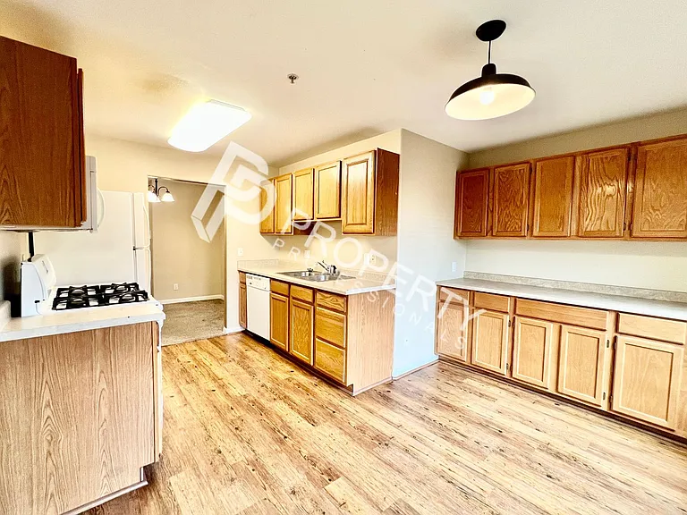 796 Castle Valley Blvd #E — Photo 5