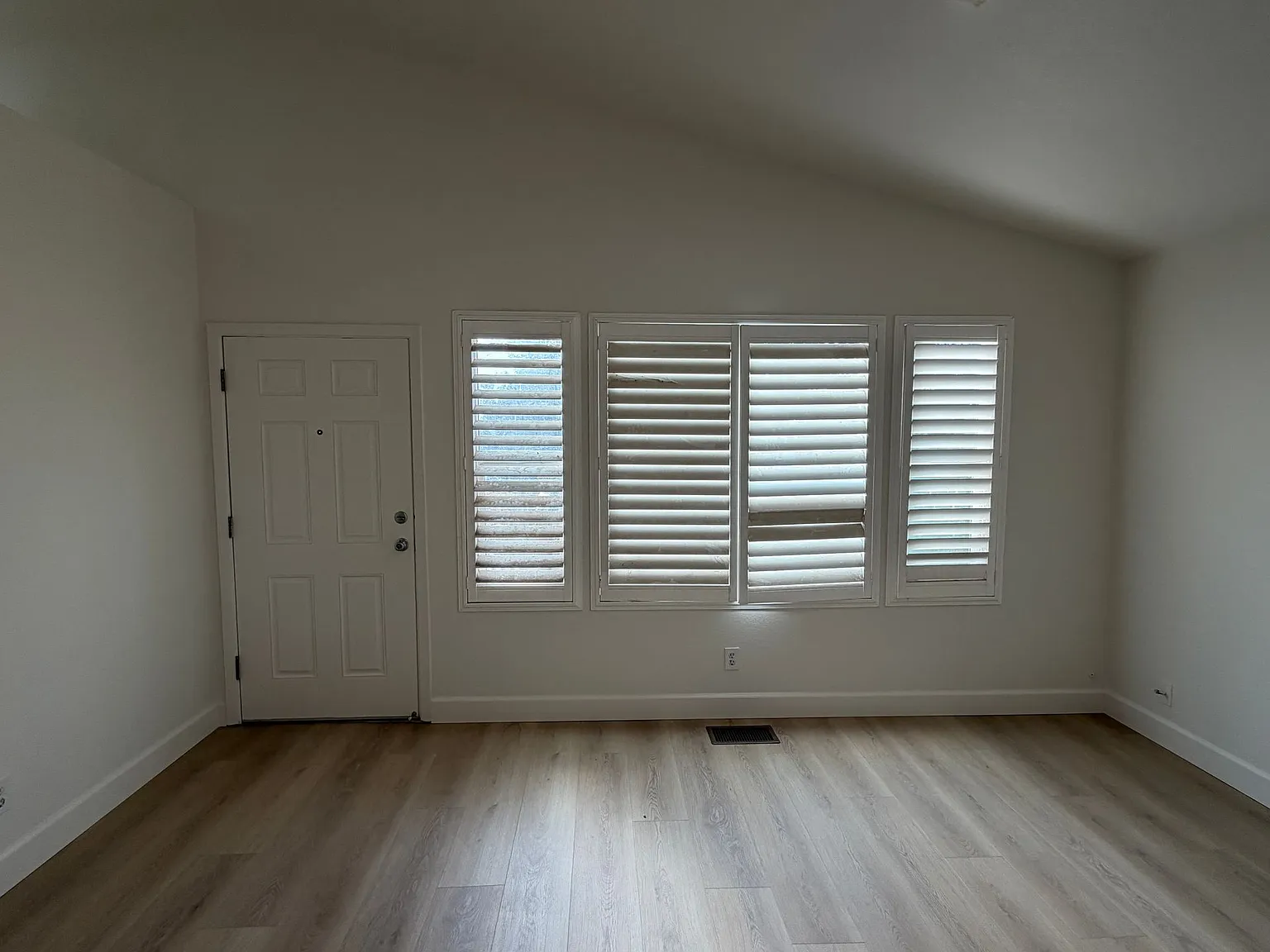 3 bed, 1668 sqft, $2,850 — Photo 3