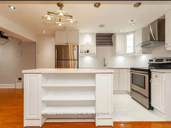 3262 Crimson King Cir, Mississauga, ON L5N 8M8