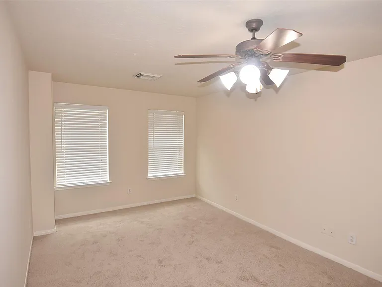 1035 Junction Ct — Photo 5