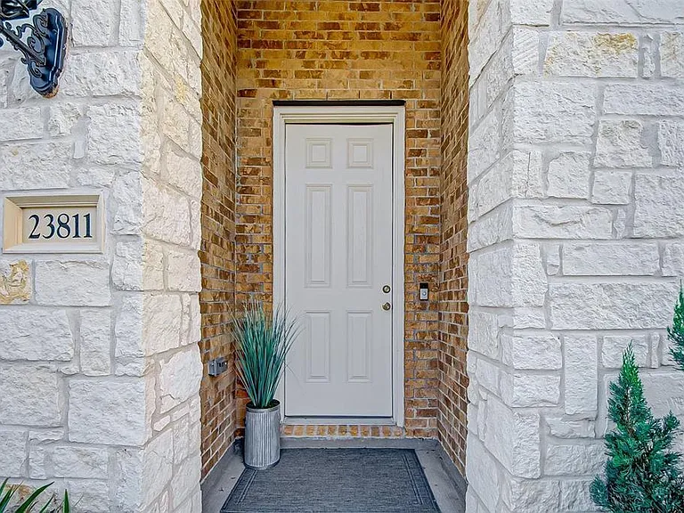 23811 Via Viale Dr — Photo 11