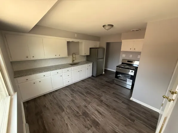 2806 E Bottsford Ave, Saint Francis, WI 53235