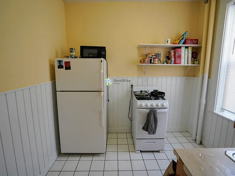 79 Gordon St #14 — Photo 4