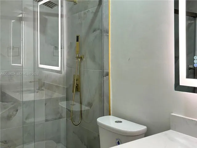 910 SW 9th St — Photo 5