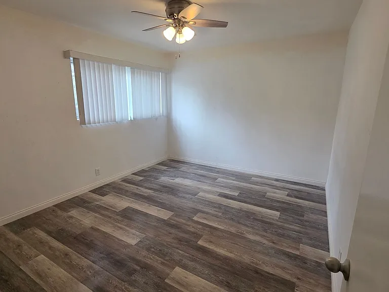 600 N Louise St — Photo 12