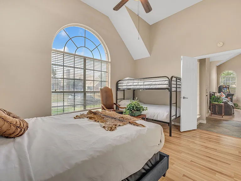 10304 Concord Dr — Photo 20