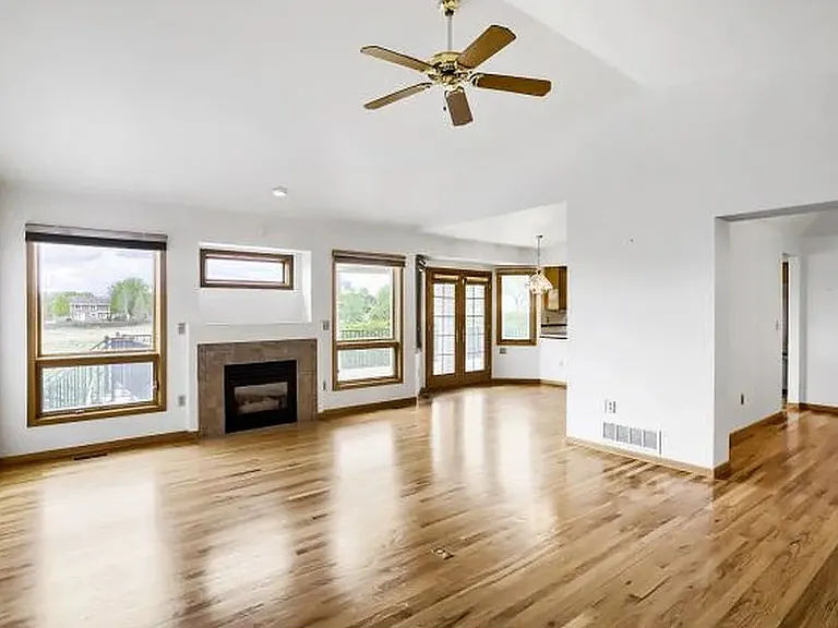 557 Trailwood Cir — Photo 17