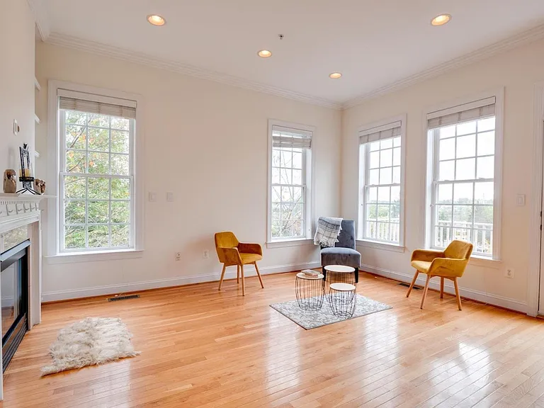 3510 Goddard Way — Photo 8