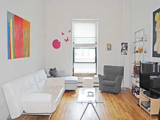 Rented by Sotheby's International Realty | media 18