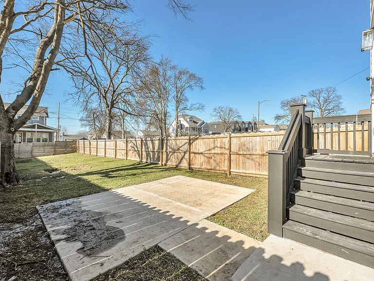 611B James Ave — Photo 36