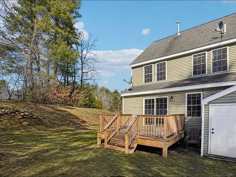 18 Alden Dr — Photo 3