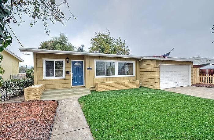 1st image of 1072 Prescott Ave