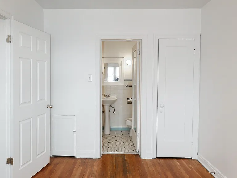 740 E Broadway #S-404 — Photo 11
