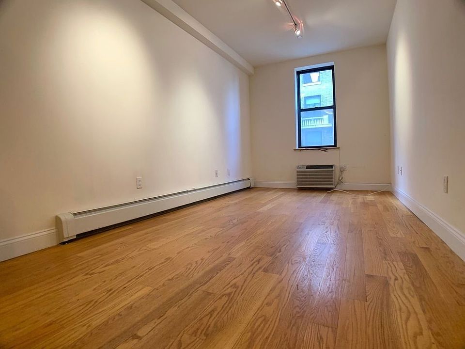 2nd image of 250 W 105th St #7AE