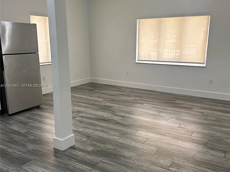 2500 NE 192nd St #6 — Photo 14