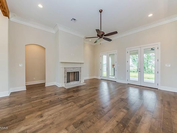 3rd image of 205 Glasgow Dr