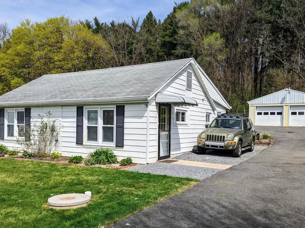 919 W Penn Ave, Robesonia, PA 19551
