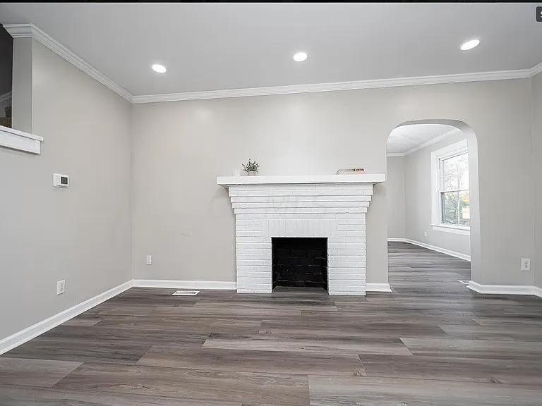 1132 Peters Ave — Photo 16
