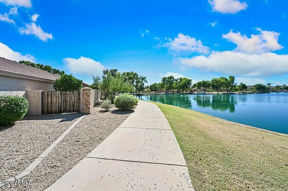 4 bed, 2.0 bath, 1779 sqft, $2,799 — Photo 3