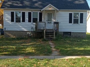 1521 Elmwood Ave, Dekalb, IL 60115