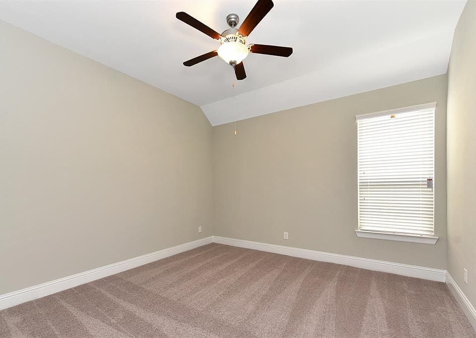 1st image of 933 Gadston Park Ln