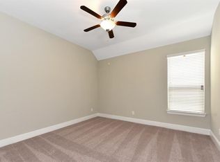 933 Gadston Park Ln, Friendswood, TX 77546