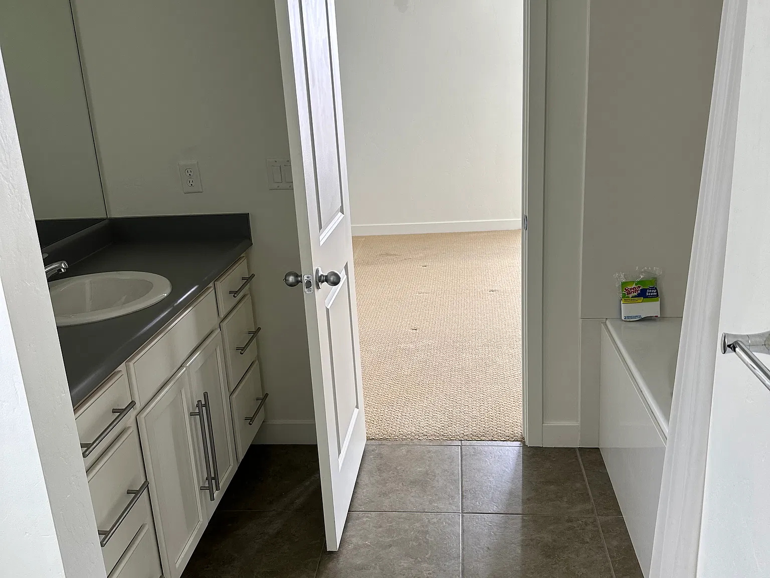 2 bed, 2.5 bath, 1538 sqft, $2,400 — Photo 3