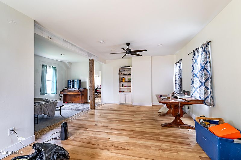 4th image of 69 Adams Avenue