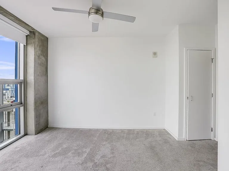 321 10th Ave #1303 — Photo 18