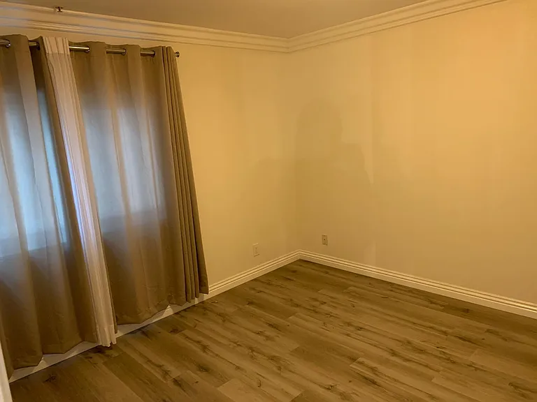1726 Winona Blvd #107 — Photo 11